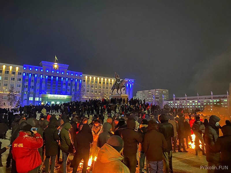 Протесты в Казахстане. Молчание властей и геополитические игры